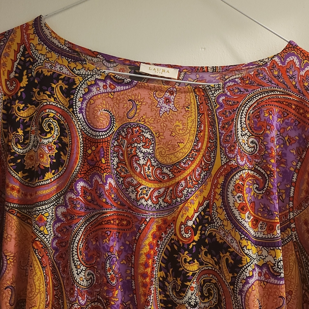 Laura Plus Batwing Top. Paisley. Size 1x. Preloved. - Picture 3 of 7